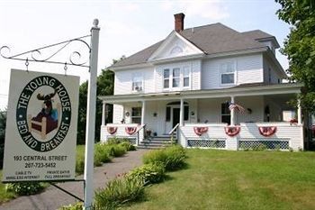 The Young House Bed And Breakfast Millinocket 外观 照片