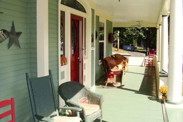 The Young House Bed And Breakfast Millinocket 外观 照片