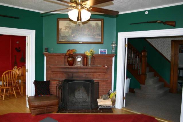 The Young House Bed And Breakfast Millinocket 外观 照片
