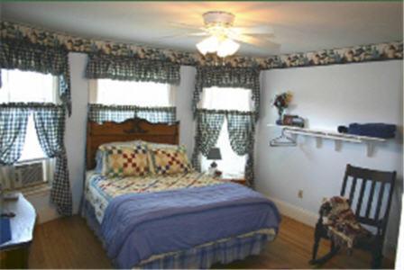 The Young House Bed And Breakfast Millinocket 客房 照片
