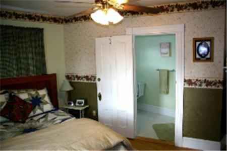 The Young House Bed And Breakfast Millinocket 客房 照片