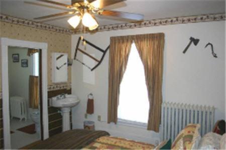 The Young House Bed And Breakfast Millinocket 客房 照片